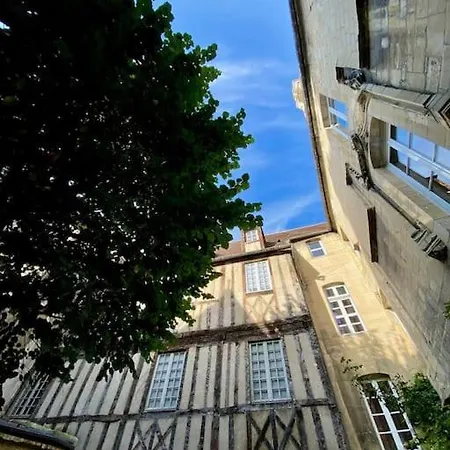 Sublime Typique Hypercentre Apartment Caen