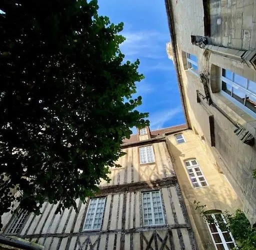 Sublime Typique Hypercentre Apartment Caen